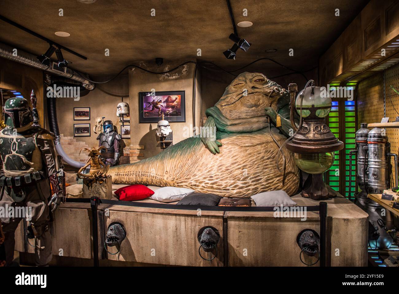 Star Wars Traveling Galaxy - Jabba the Hut und Boba Fett in Budapest, Ungarn. Stockfoto