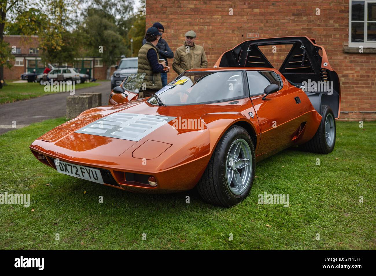 2022 Lancia Stratos, ausgestellt im Bicester Heritage Scramble am 6. Oktober 2024. Stockfoto