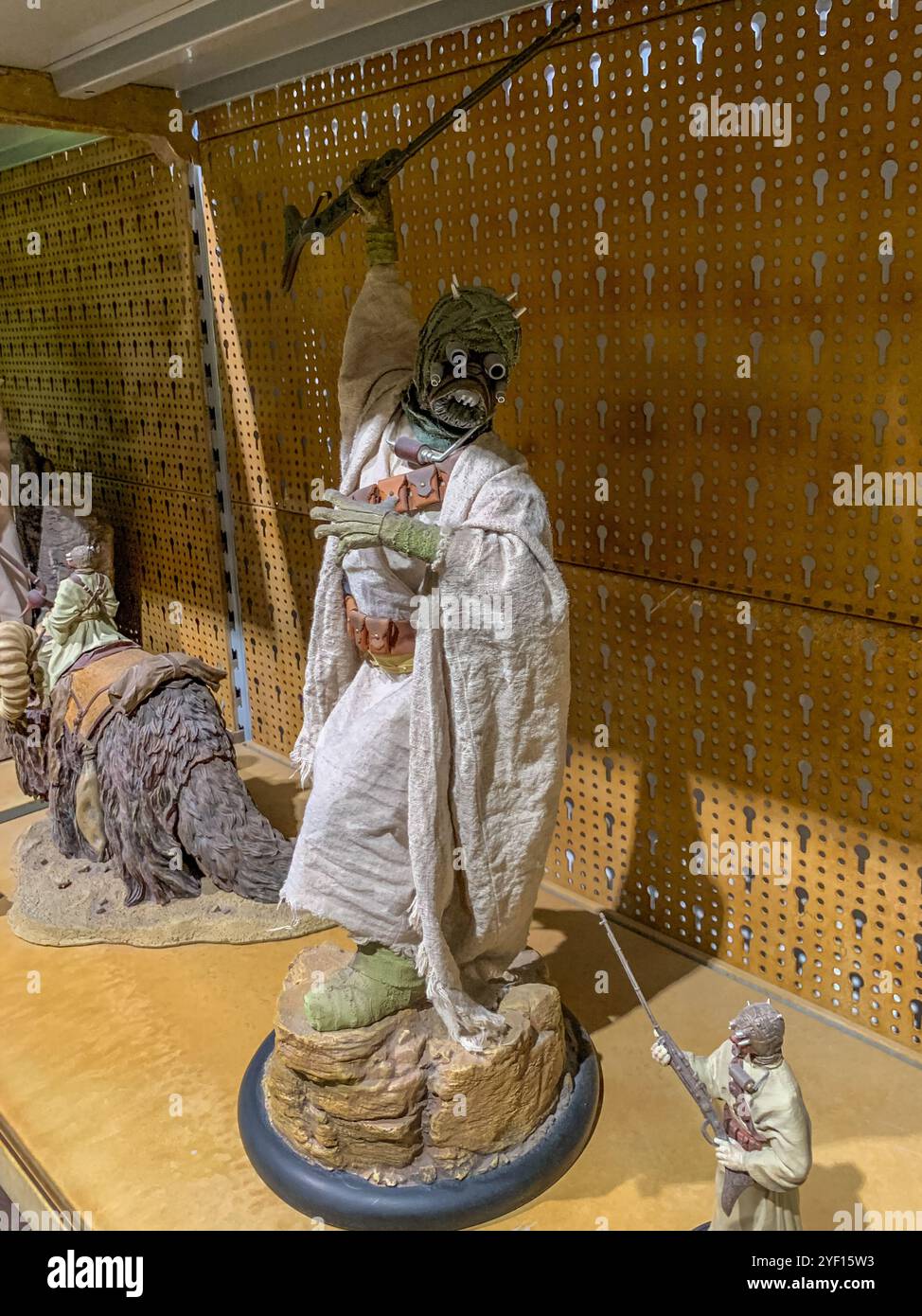 Star Wars Traveling Galaxy - Star Wars Tusken Raider in Budapest, Ungarn. Stockfoto
