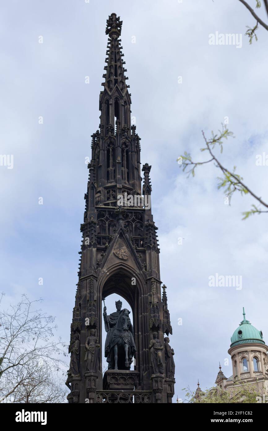 Der Turm des Kranner-Brunnens (tschechisch Krannerova kašna), ein Brunnen und neogotisches Denkmal für Kaiser Franz I. von Österreich, in Prag. Stockfoto