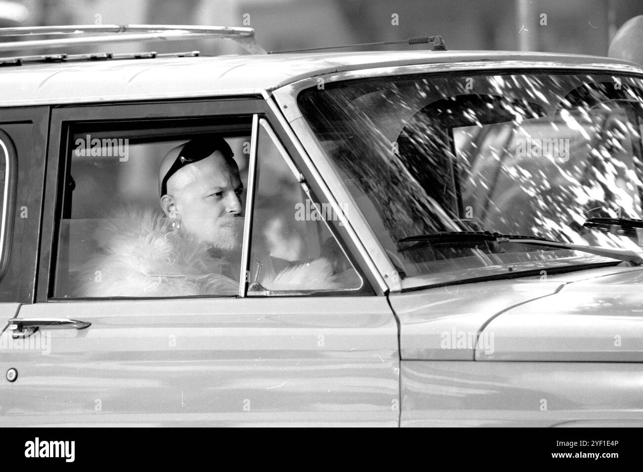 Mailand Italien 07.07.1999: Pau (Paolo Bruni) Sänger und Gitarrist der italienischen Rockband Negrita, während des Backstage-Fotos der Dreharbeiten des Videoclips „Hollywood“ Stockfoto