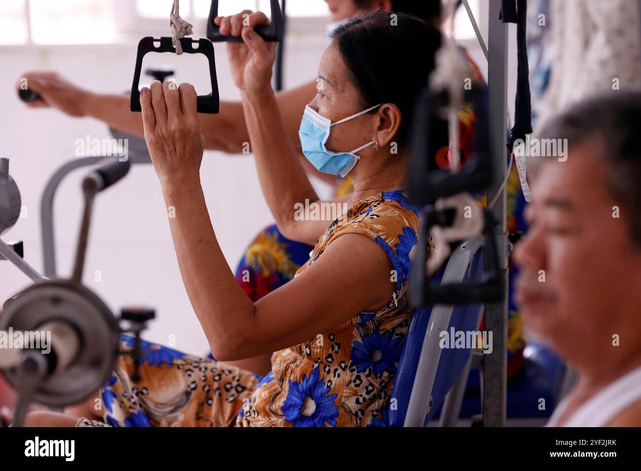 Vietnamesische Klinik für traditionelle Medizin. Kinesiologische Übungen. Cu Chi. Vietnam. Vietnamesische Klinik für traditionelle Medizin 016810 145 Stockfoto