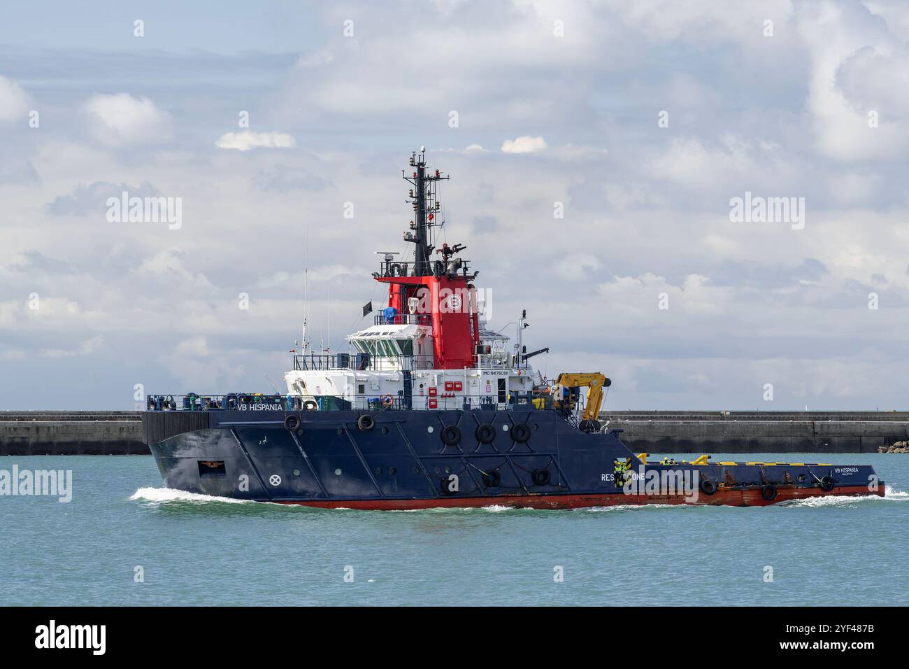 Le Havre, Frankreich - Blick auf den Hafenschlepper VB HISPANIA, der im Hafen von Le Havre ankommt. Stockfoto