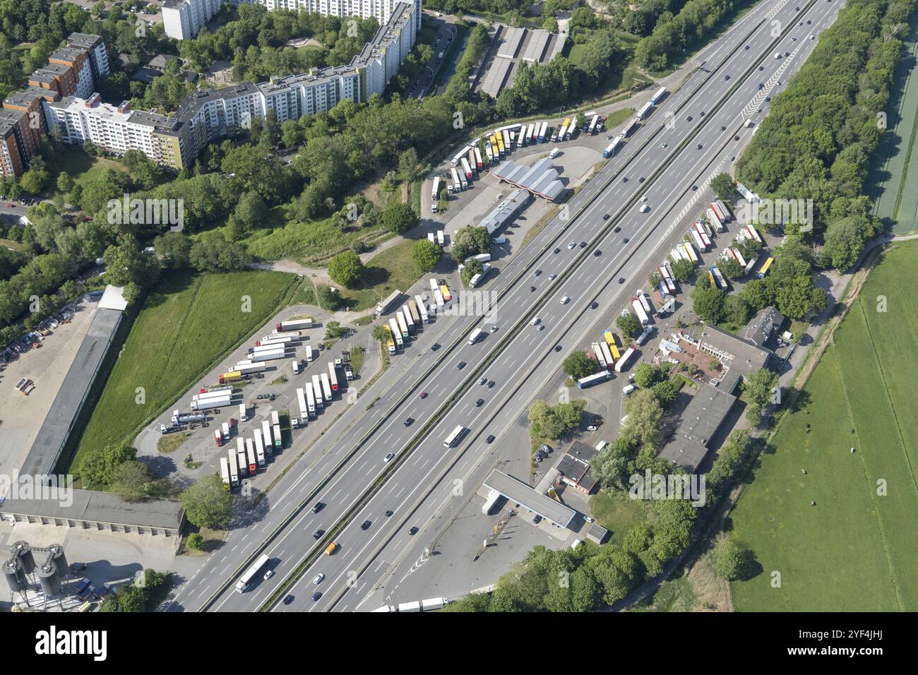 Autobahnraststätte Sillhorn, A1, BAB, Tankstelle, LKW, Servicebereich, voll, Hamburg Stockfoto