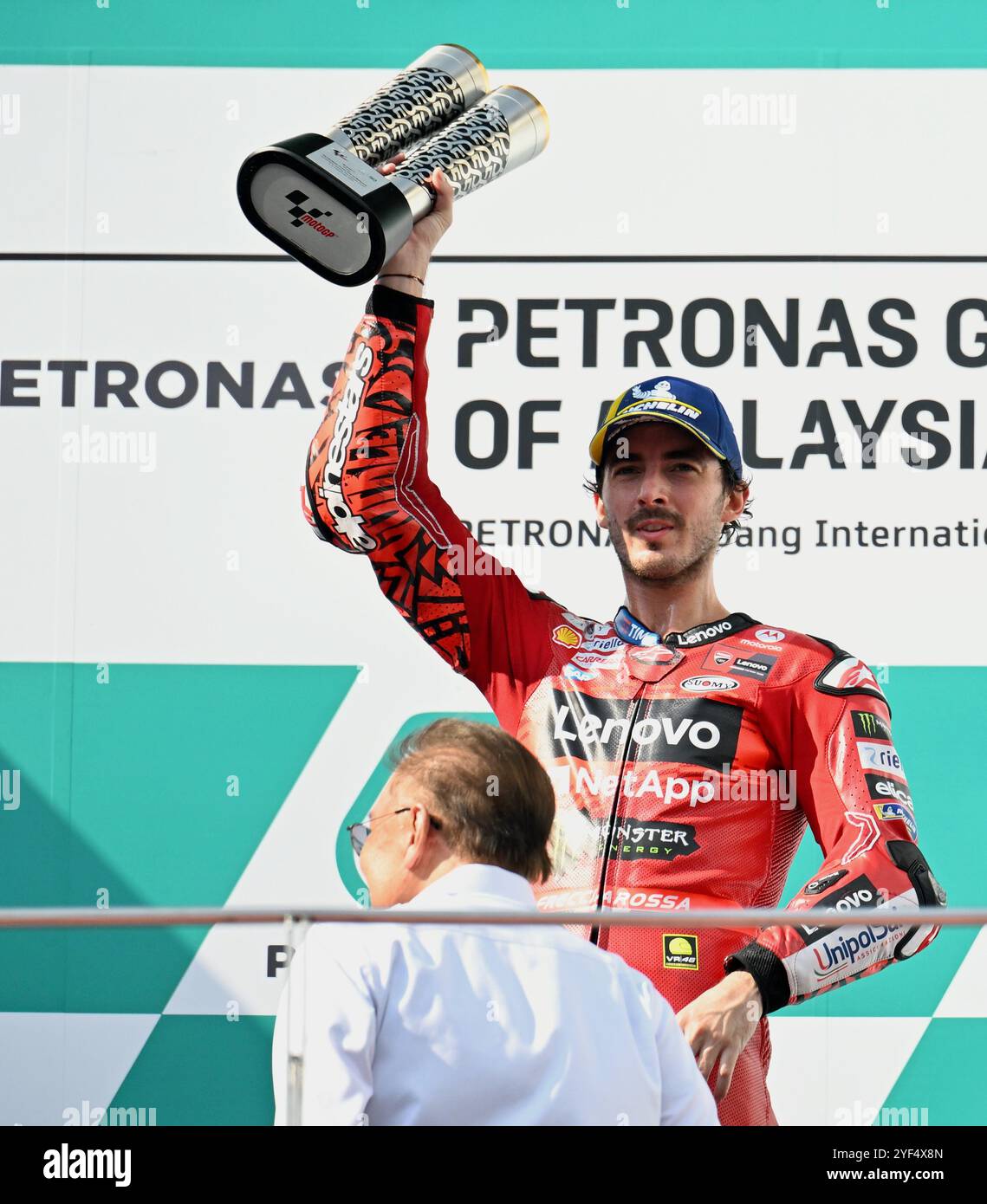 Kuala Lumpur, Malaysia. November 2024. Francesco Bagnaia aus Italien und Ducati Lenovo Team Bagnaia erzwingen den Titelkampf mit WIN Over Martin und halten die Hoffnungen auf den Titel durch einen Thriller in Kuala Lumpur, Malaysia, wach. Quelle: Ranjith Kumar/Alamy Live News. Stockfoto