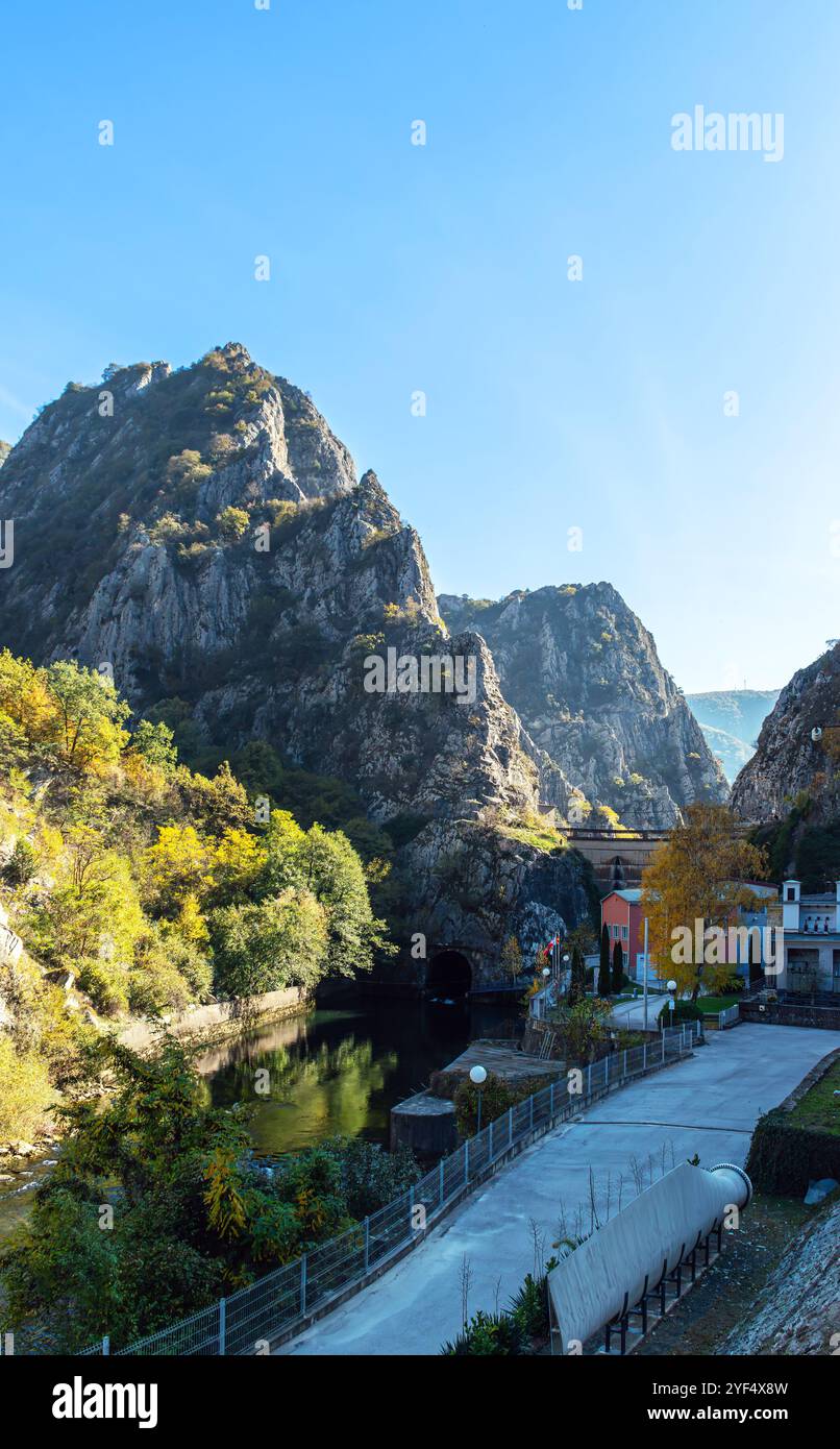 Das Wasserkraftwerk Matka befindet sich in Matka Stockfoto