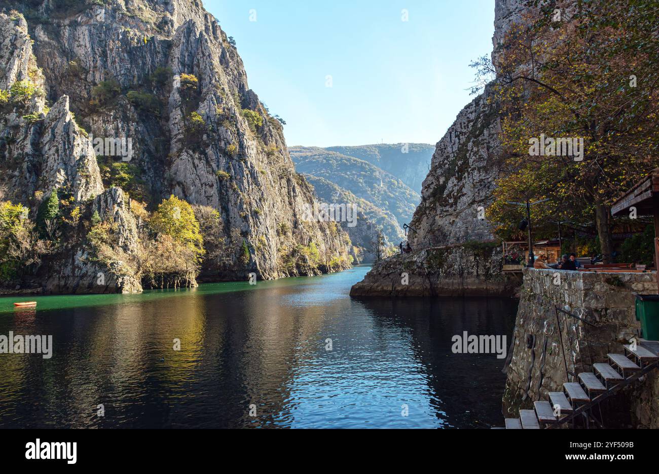 Matka ist der älteste künstliche See in Mazedonien, dessen Stausee 1938 erbaut wurde. Stockfoto