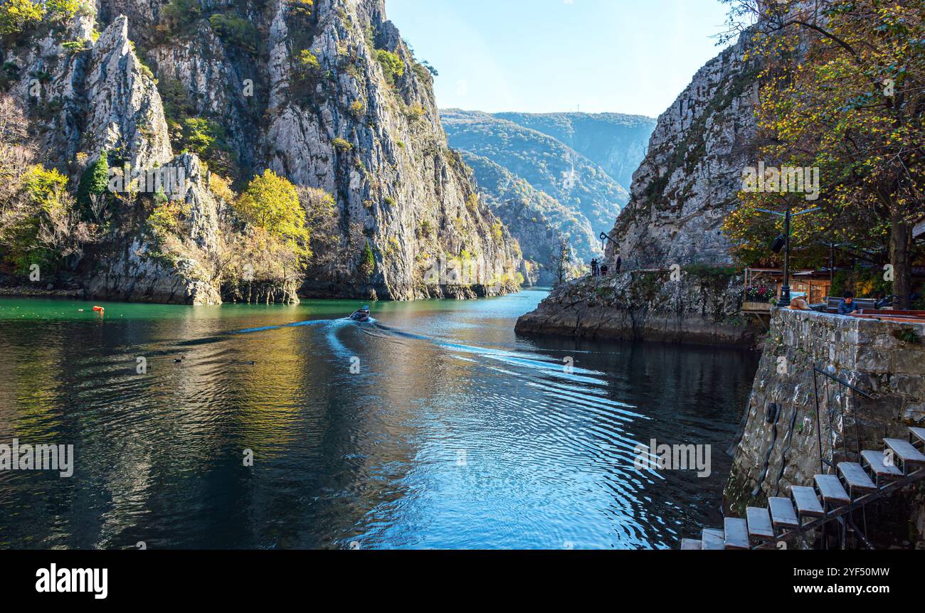 Matka ist der älteste künstliche See in Mazedonien, dessen Stausee 1938 erbaut wurde. Stockfoto