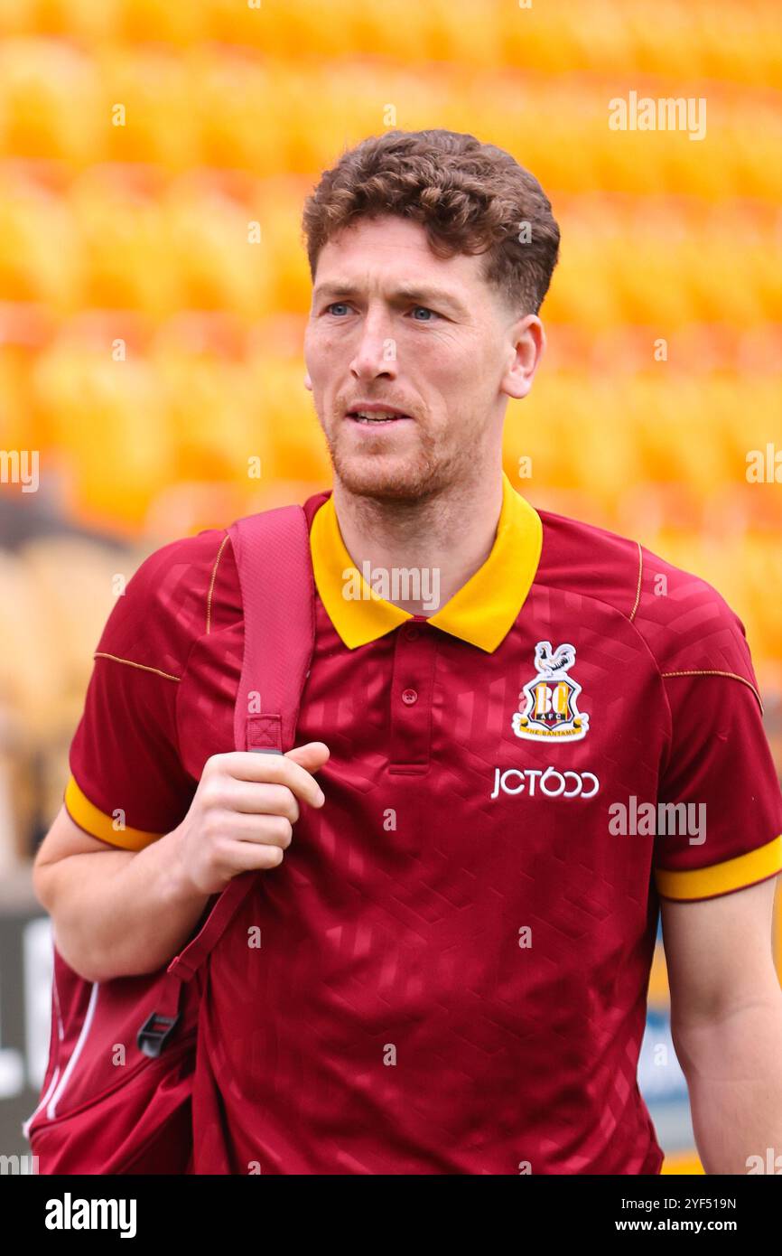 Bradford, Großbritannien. Oktober 2024. Bradford City Mittelfeldspieler Richie Smallwood während des Spiels Bradford City gegen Aldershot Town FA Cup Runde 1 im University of Bradford Stadium, Bradford, Großbritannien am 2. November 2024 Credit: Every Second Media/Alamy Live News Stockfoto