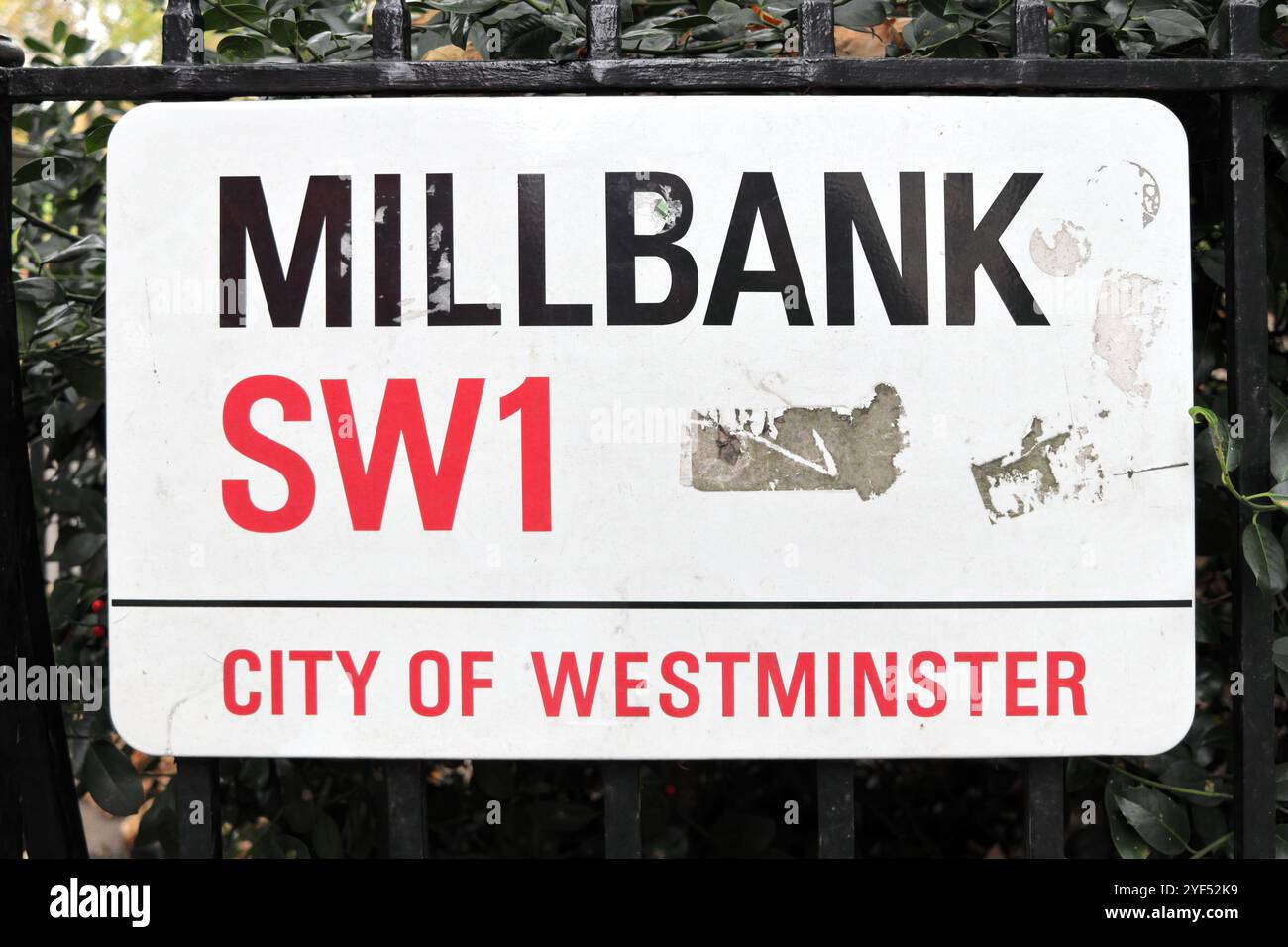 Millbank-Schild, City of Westminster, London SW1 Stockfoto