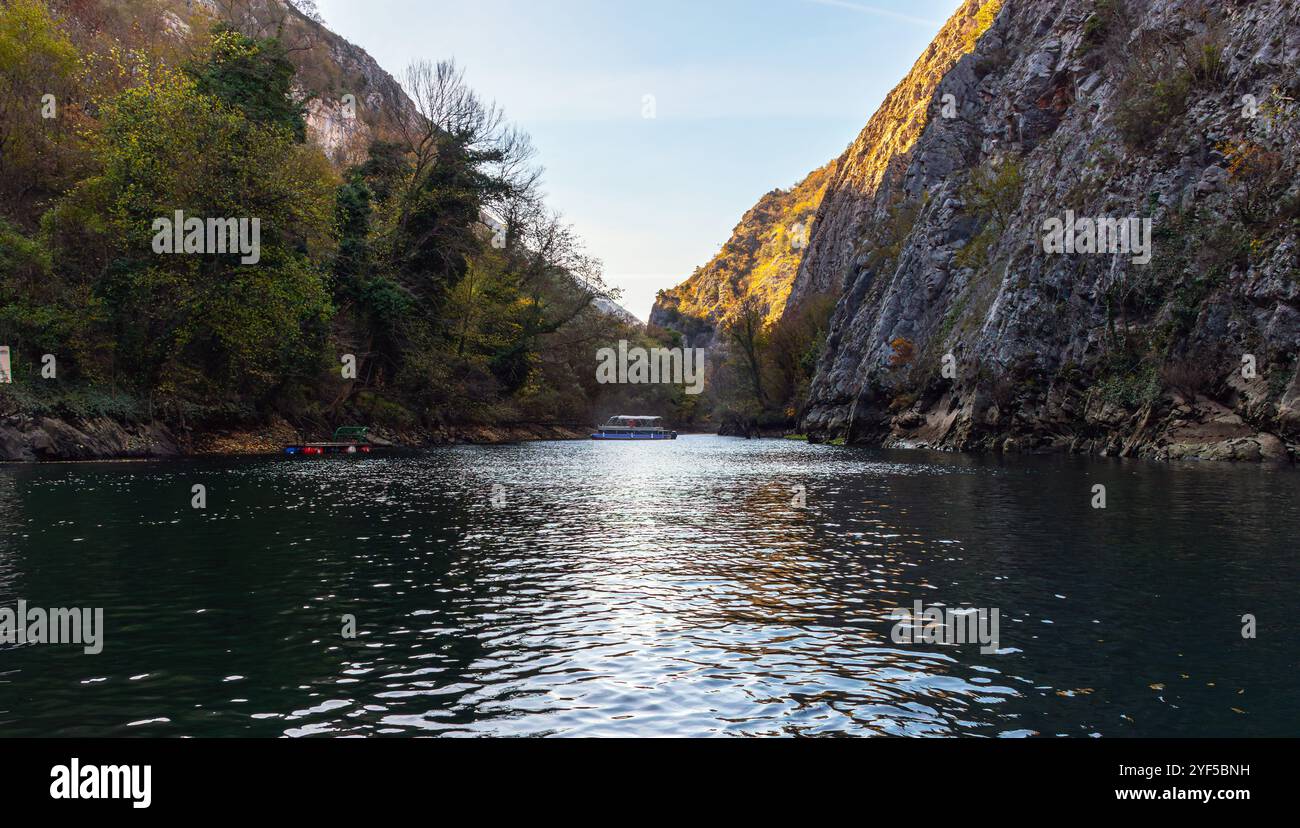 Matka ist der älteste künstliche See in Mazedonien, dessen Stausee 1938 erbaut wurde. Stockfoto