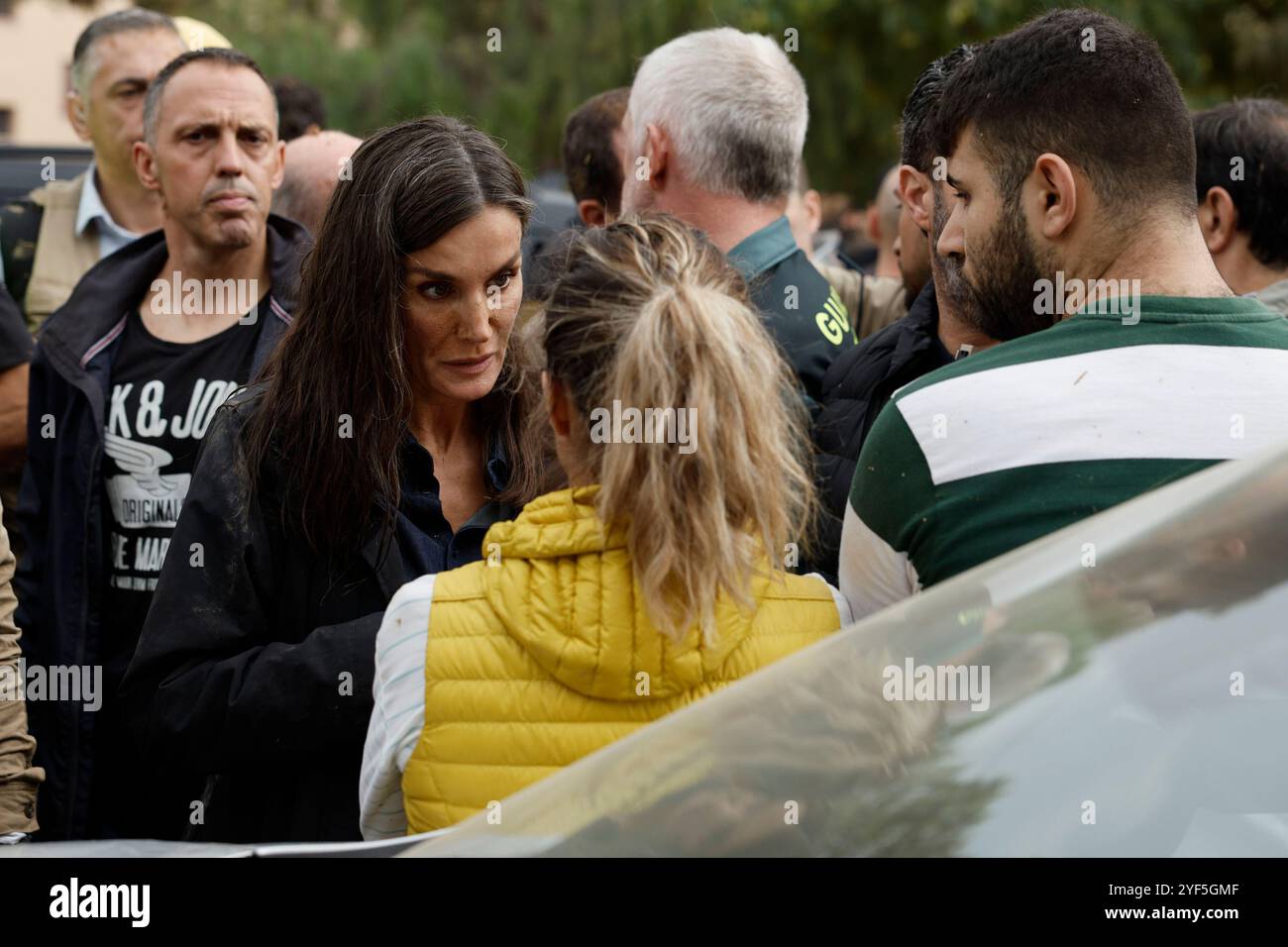 Königin Letizia während ihres Besuchs in einem von der DANA betroffenen Gebiet am 3. November 2024 in Paiporta, Valencia, Valencianische Gemeinschaft, Spanien Stockfoto