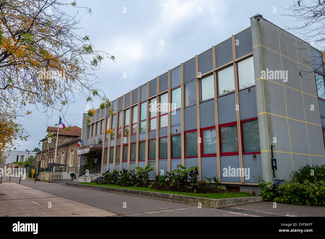 Rathaus von Chevilly-Larue, eine französische Stadt im Departement Val-de-Marne in der Region Île-de-France und Teil der Großstadt Paris Stockfoto