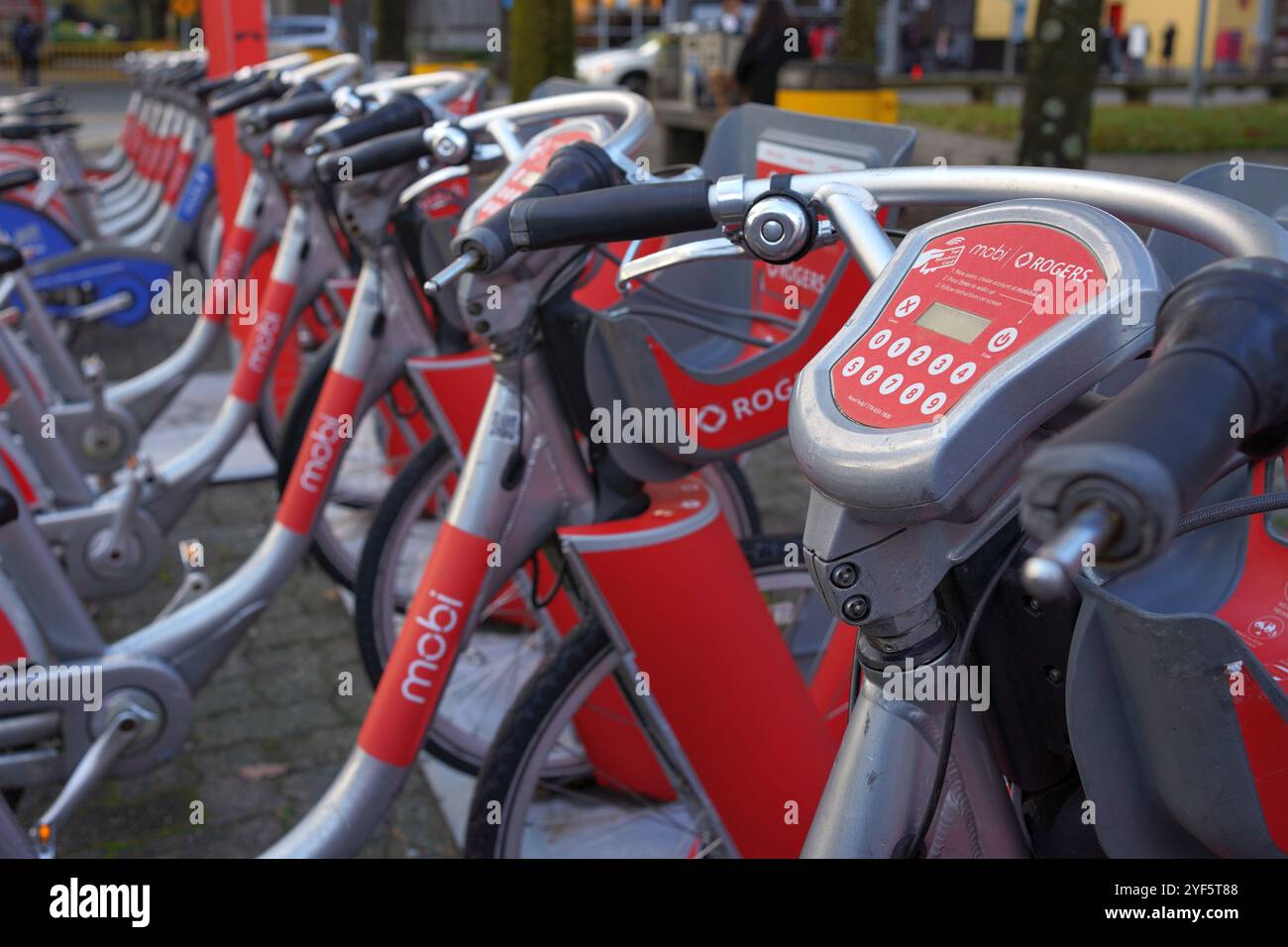 Rogers Leihfahrräder sind für den Einsatz in Vancouver, British Columbia, Kanada, bereit. Stockfoto