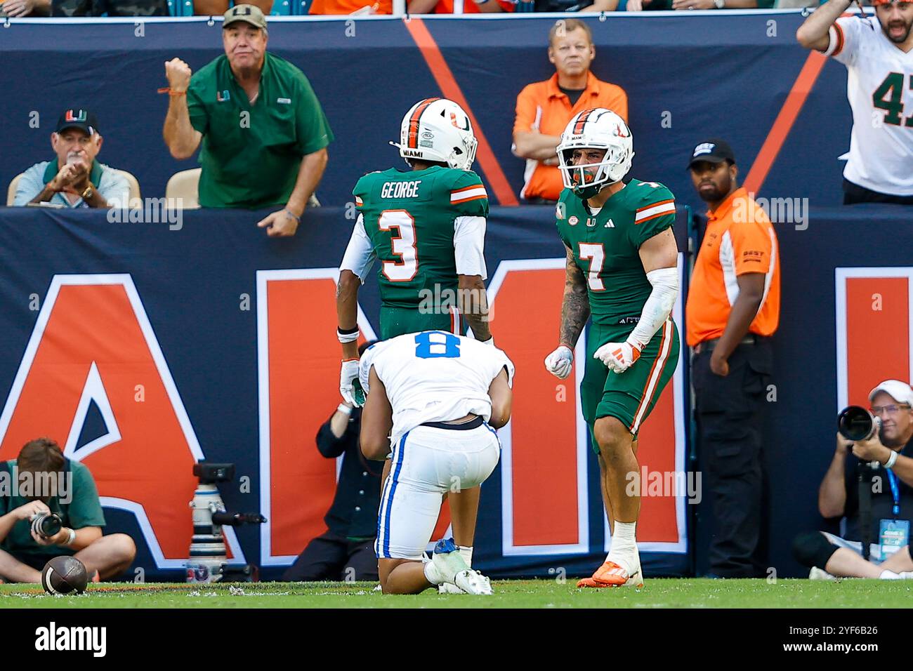 2. NOVEMBER 2024: Miami Hurricanes and Duke at the Hard Rock Stadium, Miami Gardens, Florida, Foto: Chris Arjoon/American Presswire Stockfoto