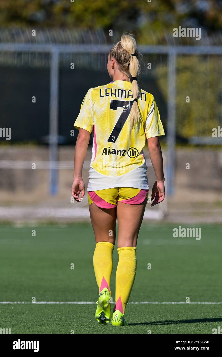 Cercola, Italien. November 2024. Alisha Lehmann vom Juventus FC während der Women Series A zwischen Napoli und Juventus FC in der Arena Giuseppe Piccolo am 3. November 2024 in Cercola, Italien. Credit: Nicola Ianuale/Alamy Live News Credit: Nicola Ianuale/Alamy Live News Stockfoto