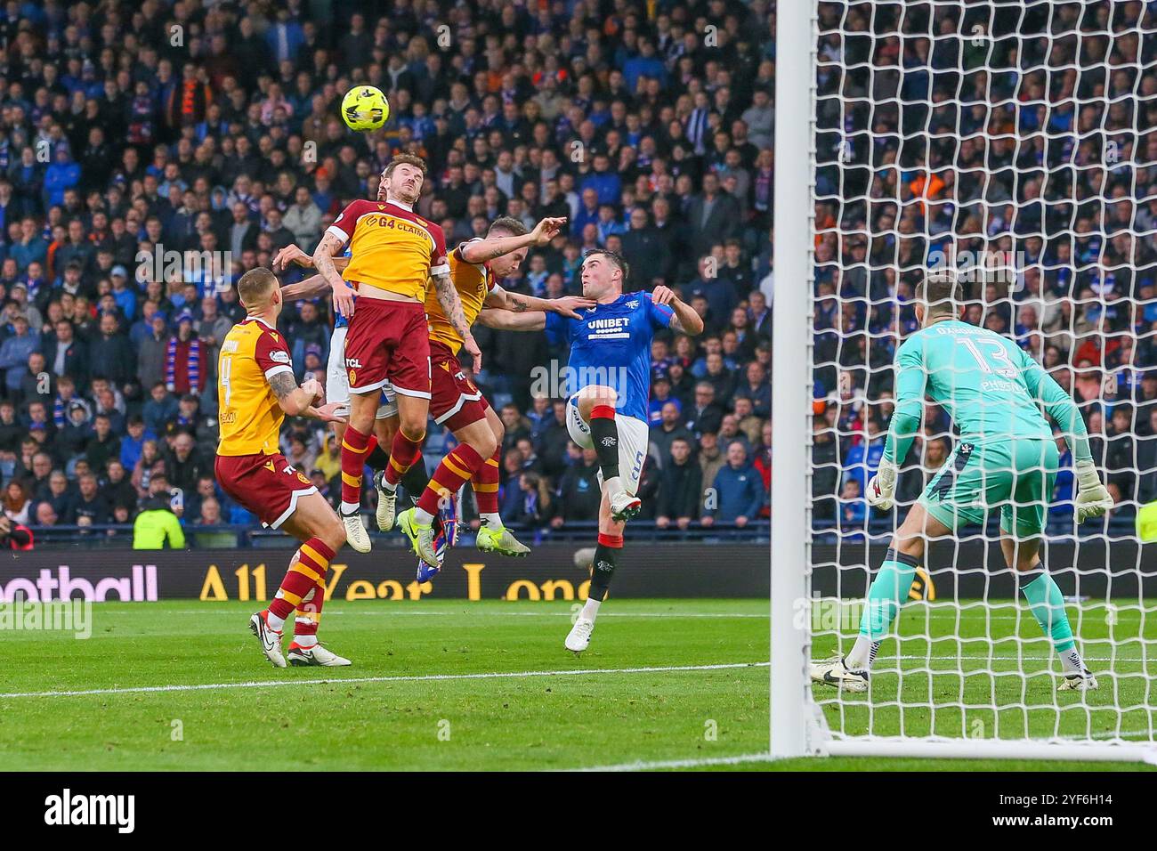 Glasgow, Großbritannien. November 2024. Das zweite Halbfinale des Premier Sports Cup zwischen Motherwell FC und Rangers FC fand im Hampden Park in Glasgow, Schottland, Großbritannien statt. Das Finale war Motherwell 1:2 Rangers. Die Tore wurden von Celtic Go ins Finale geschossen, um den Sieger zwischen den Rangers und Motherwell zu spielen. Die Tore wurden von Einem Halliday, Motherwell, 25 Minuten erzielt. C Dessers, Rangers 49 Minuten und N. Bajrami 81 Minuten. Das Finale wird zwischen Celtic und Rangers stattfinden. Quelle: Findlay/Alamy Live News Stockfoto