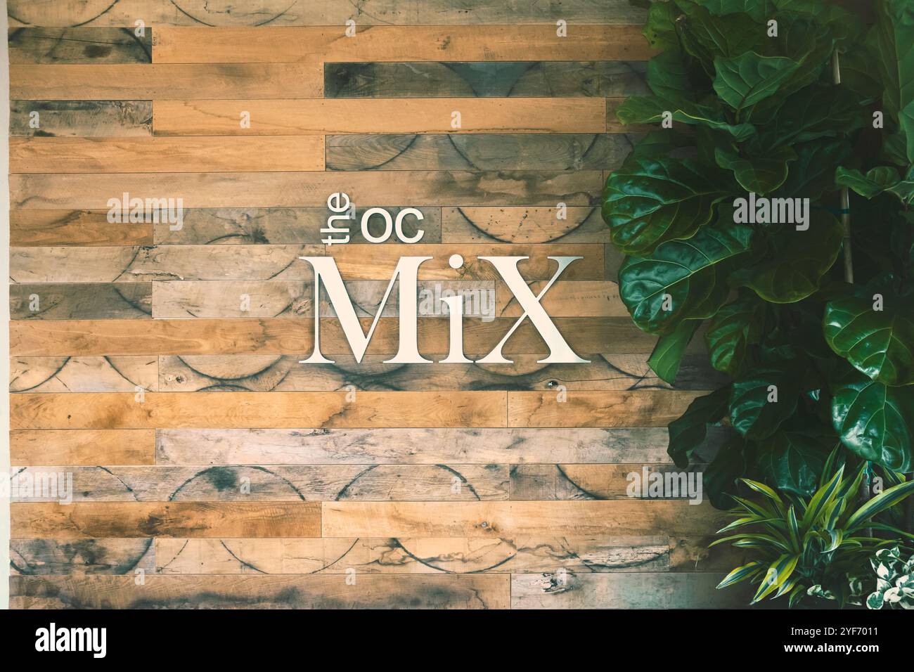 Costa Mesa, Kalifornien, Vereinigte Staaten - 03-03-2019: Ansicht eines Schildes für den OC Mix. Stockfoto