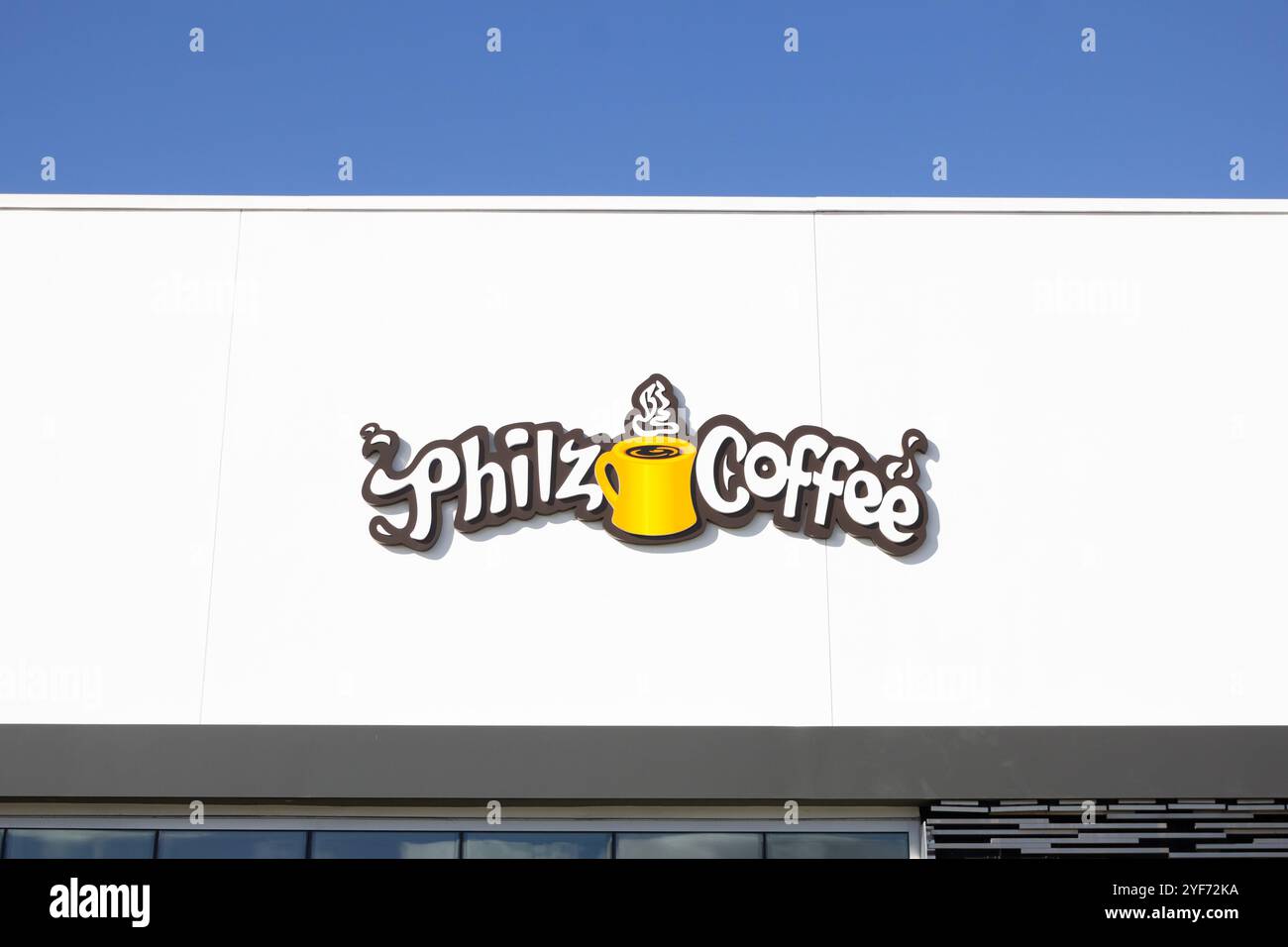 Los Angeles, Kalifornien, USA - 03-08-2019: Ein Ladenschild für die Coffee-Shop-Kette Philz Coffee. Stockfoto