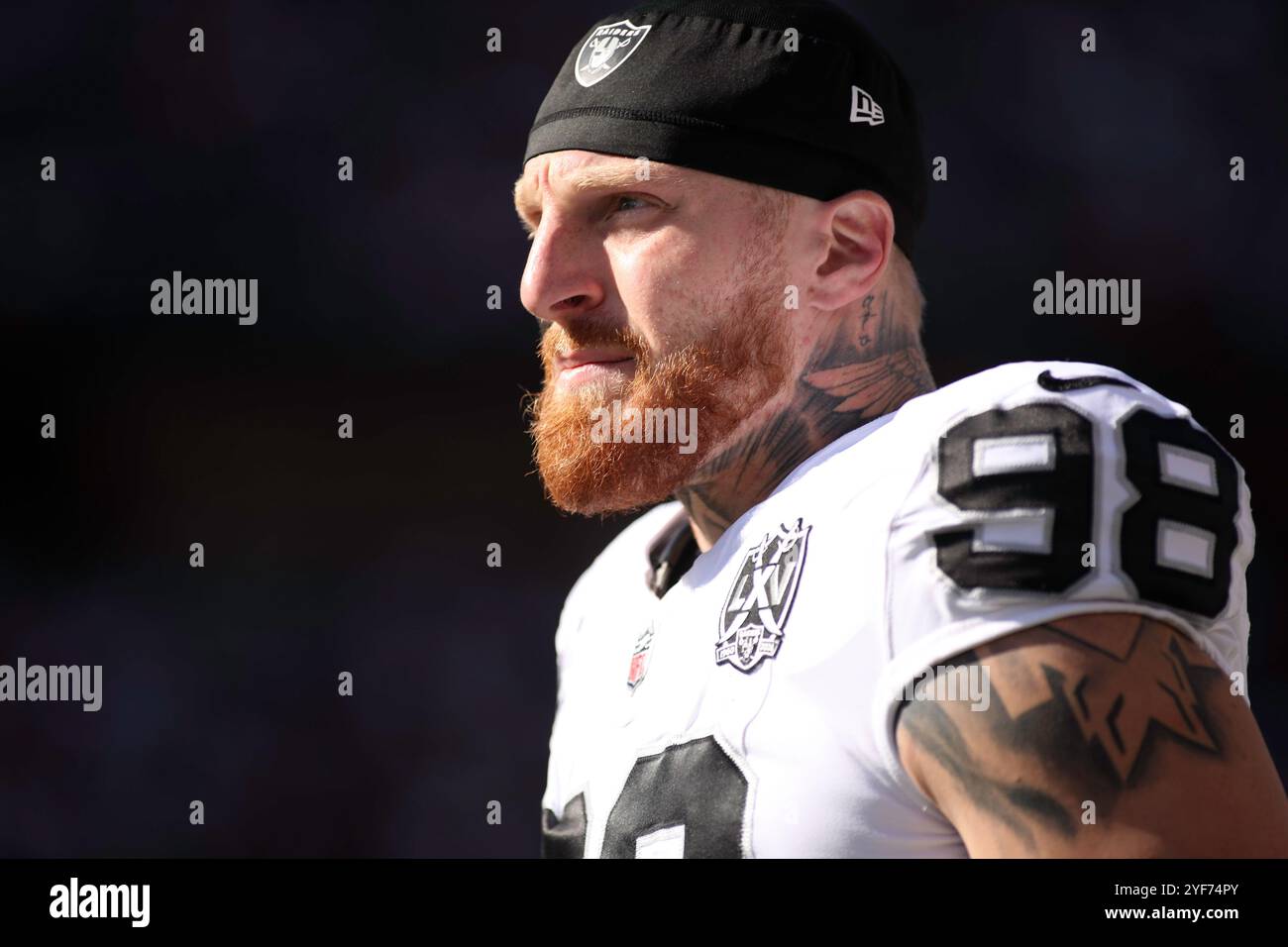 Cincinnati, Ohio, USA. November 2024. Las Vegas Raiders DE Maxx Crosby während der 9. WOCHE der NFL Regular Season zwischen den Cincinnati Bengals und den Las Vegas Raiders in Cincinnati, Ohio. Kevin Schultz/CSM (Bild: © Kevin Schultz/Cal Sport Media). Quelle: csm/Alamy Live News Stockfoto