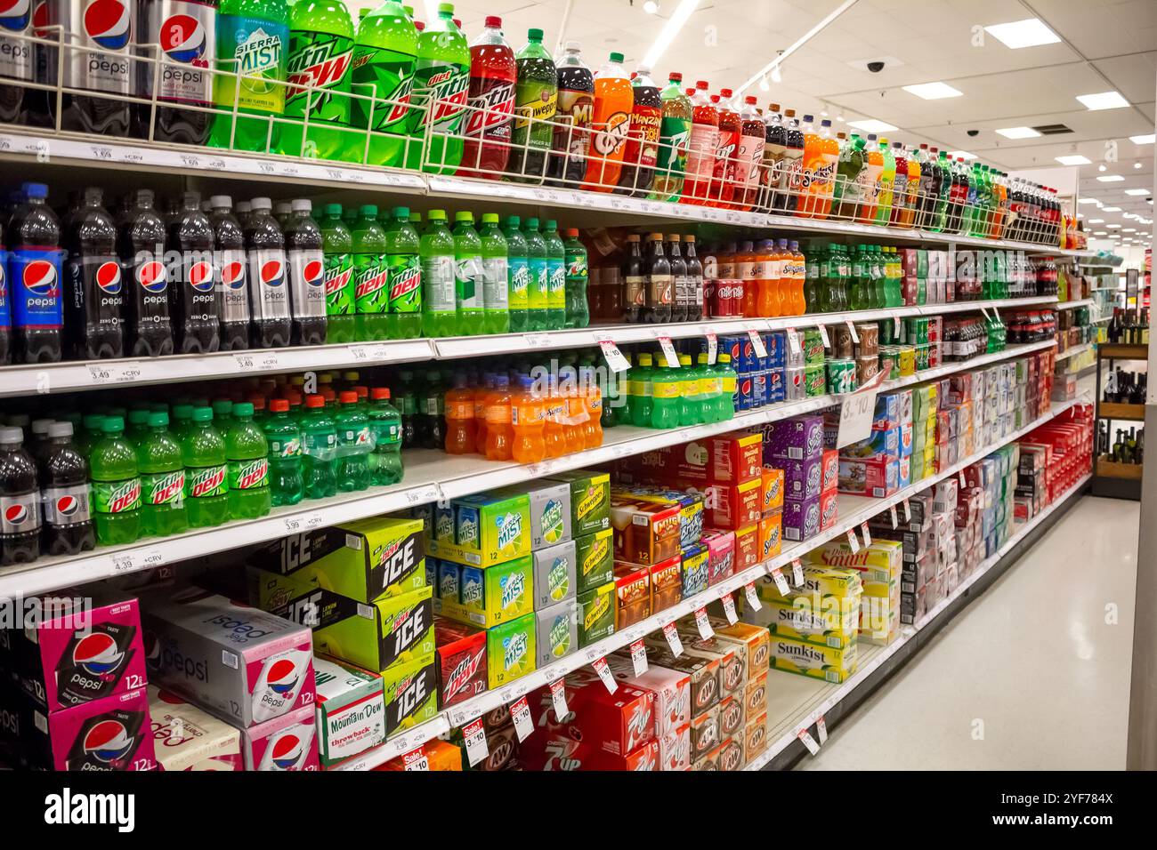 Los Angeles, Kalifornien, USA - 19.03.2019: Ein Blick auf den Gang in einem Supermarkt. Stockfoto