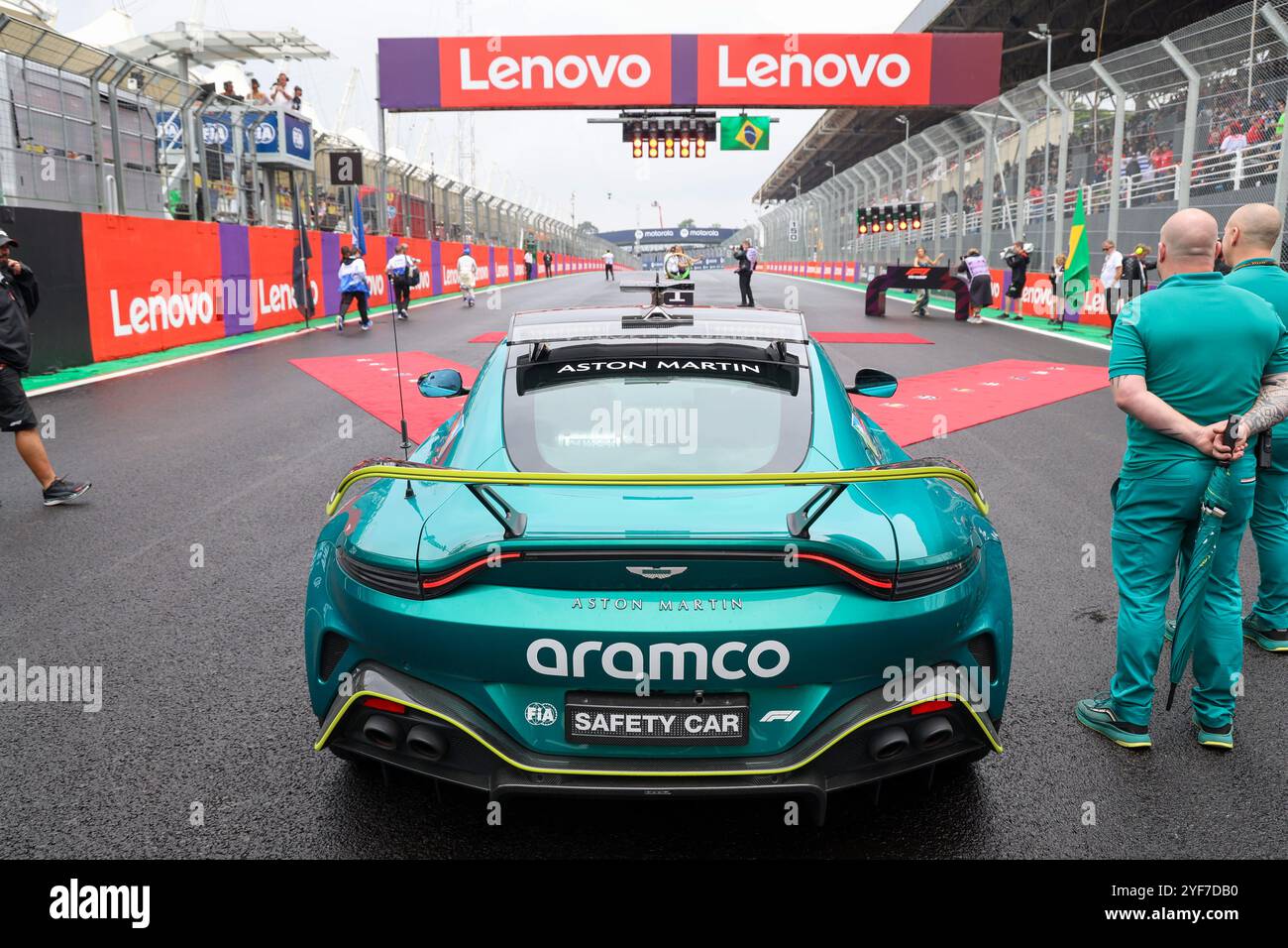 Sao Paulo, Brasilien . Oktober 2024. Safety Car - Aston Martin Vantage während des Formel-1-Rennens Lenovo Grande Premio de Sao Paulo 2024, das auf dem Interlagos Circuit in San Paolo, Brasilien, BRA vom 1. Bis 3. November 2024 stattfinden soll - Credit: Alessio de Marco/Alamy Live News Stockfoto