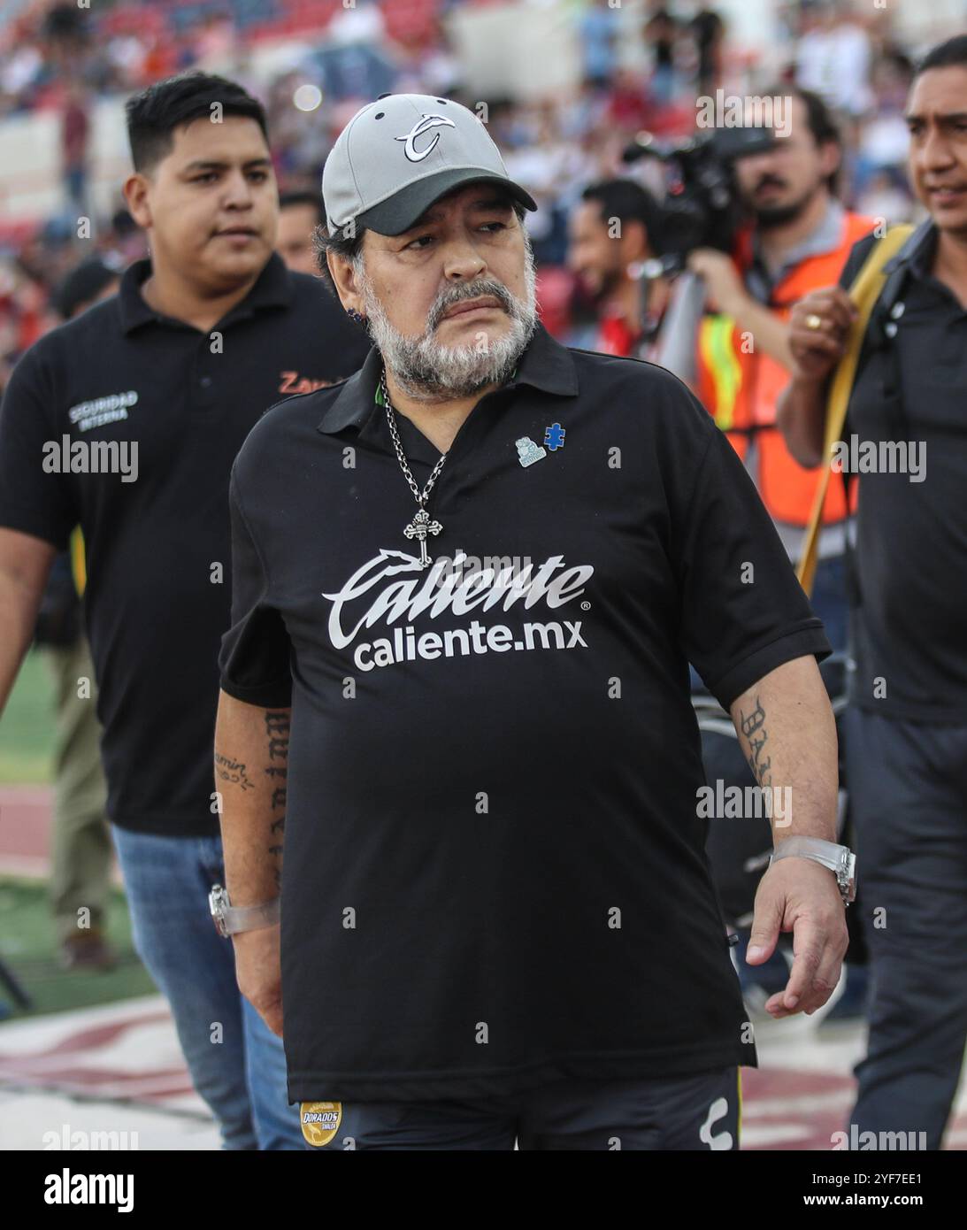 Diego Armando Maradona, argentinischer Fußballstar, war Trainer während des Spiels zwischen seinem Team Dorados de Sinaloa und Cimarrones de Sonora im Stadion Heroe de Nacozari, während der zweiten Etappe des Viertelfinals der Ascenso MX am 21. April 2019. (Foto: Luis Gutierrez/Norte Photo) Diego Armando Maradona Astro de futbol Argentino como Regisseur tecnico DT en el partido de su equipo Dorados de Sinaloa vs Cimarrones de Sonora en estadio Heroe de Nacozari, durante el juego de vuelta de los cuartos de final del Ascenso MX. 21 Abril 2019. (Foto für Luis Gutierrez/Norte Photo) Stockfoto