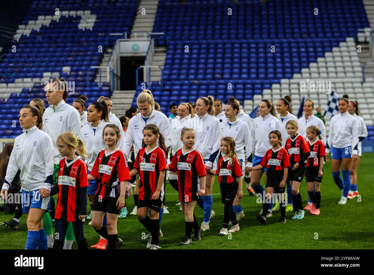 Birmingham, Großbritannien. November 2024. Birmingham, England, 3. November 2024: Spieler gehen während des Barclays Womens Championship Fußballspiels zwischen Birmingham City Newcastle United in St Andrews in Birmingham, England (Natalie Mincher/SPP) Credit: SPP Sport Press Photo. /Alamy Live News Stockfoto