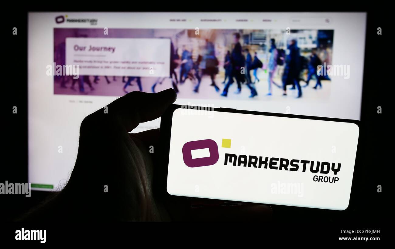 Deutschland. Juli 2024. In dieser Abbildung befindet sich ein Mobiltelefon mit dem Logo der britischen Versicherungsgesellschaft Markerstudy Group Limited vor der Webseite. Quelle: SOPA Images Limited/Alamy Live News Stockfoto