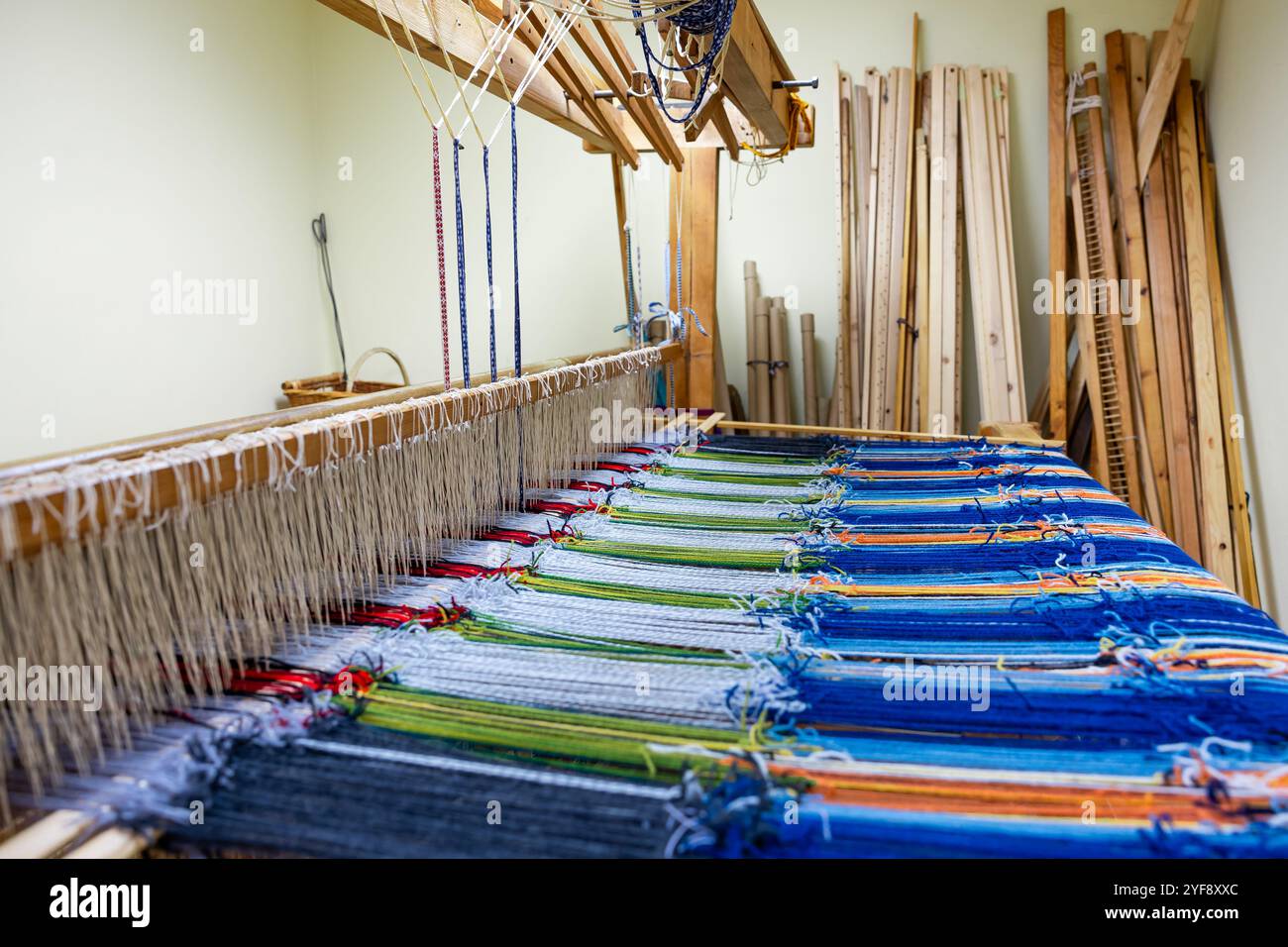 Weberei Equipment Haushalt weben - Details der Webstuhl für hausgemachte Seide verwendet für Seide weben oder textile Produktion von Thailand Stockfoto