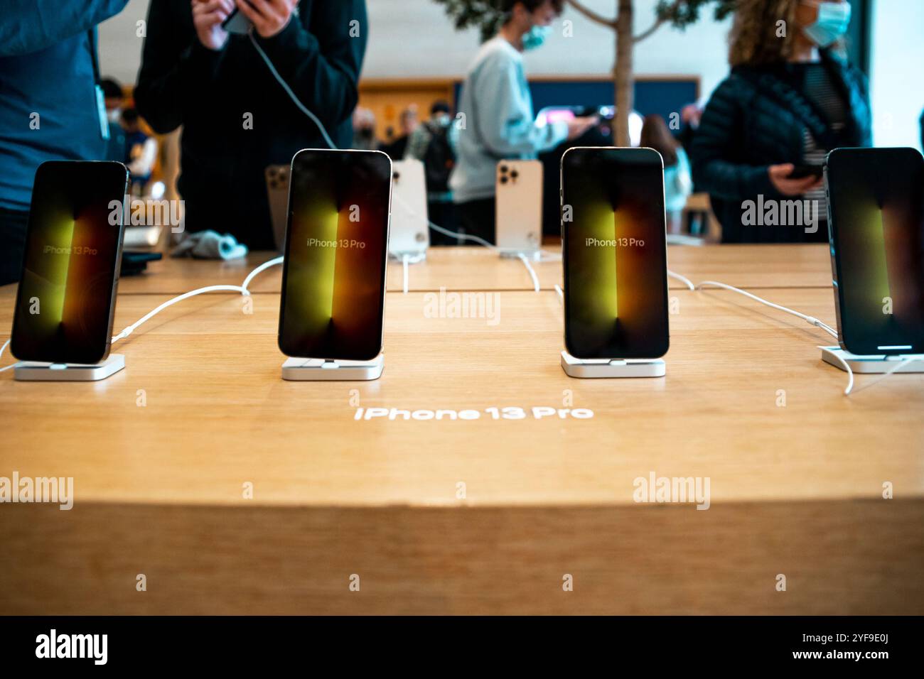 London, Großbritannien. Oktober 2022. IPhone 13 Pro Apple Store in London, Großbritannien. Stockfoto
