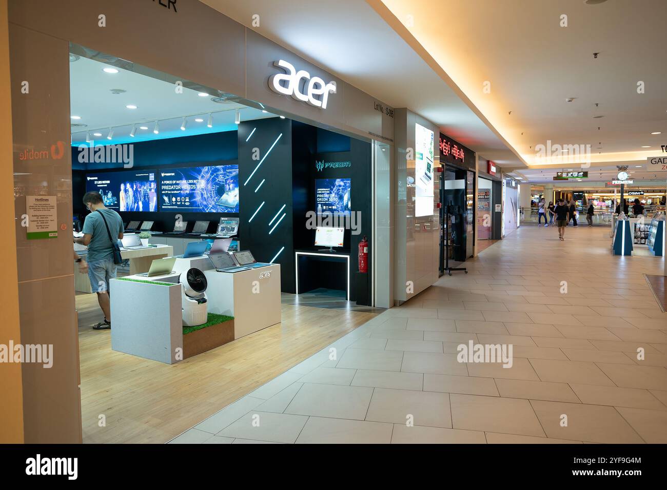 KUALA LUMPUR, MALAYSIA - 11. MÄRZ 2023: Acer Store in Kuala Lumpur Stockfoto