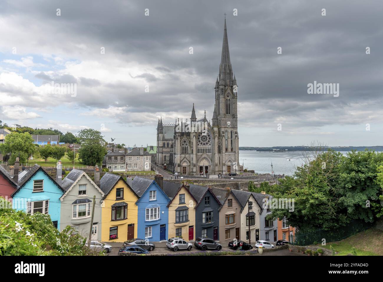 Kartenhäuser und St. Colmans Kathedrale in Cobh City Ireland Europe Cork County Stockfoto