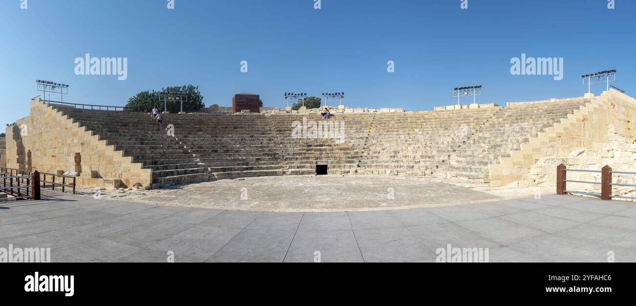 Panoramabild des berühmten antiken Theaters von Kourion in Limassol, Zypern, Europa Stockfoto