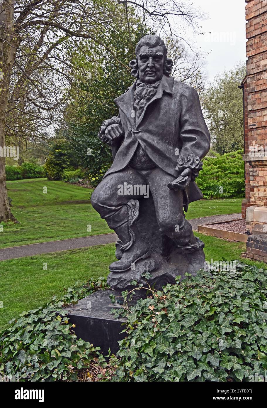 Statue von Erasmus Darwin. Beacon Park, Lichfield, Staffordshire, West Midlands, England, Vereinigtes Königreich, Europa. Stockfoto