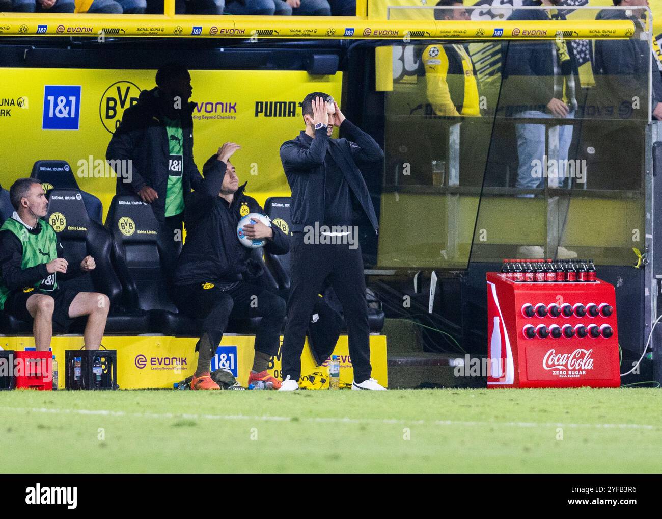 Signal-Iduna-Park, Dortmund, 02.11.2024: Trainer Nuri Sahin (Borussia Dortmund) enttäuscht beim Spiel der 1.BL Borussia Dortmund vs. RB Leipzig. Stockfoto