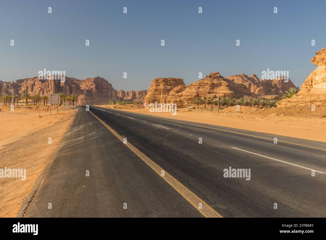 Straße 70 in der Nähe von Al Ula, Saudi-Arabien Stockfoto