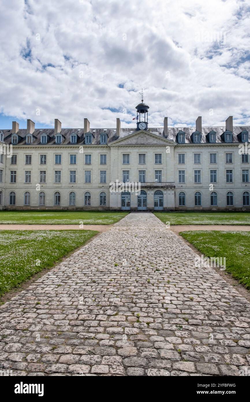 Saumur (Nordwesten Frankreichs): Kasernen der französischen Ausbildungseinrichtung „ecole de Cavalerie“ (Kavallerie-Schule) Stockfoto