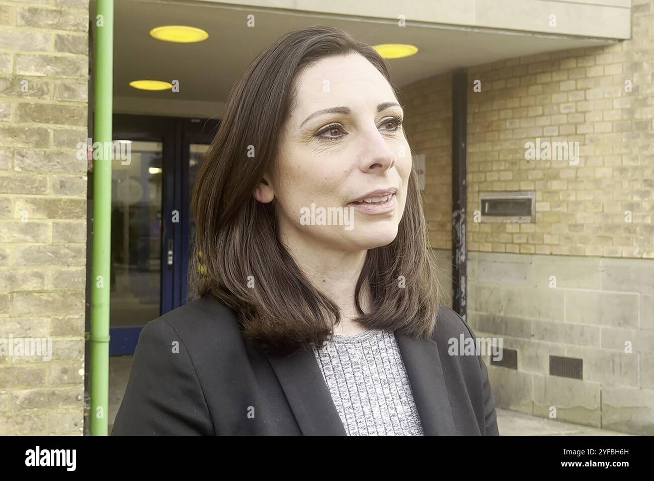 Screengrab aus dem PA Video von Detective Chief Inspector Katie Dounias, von der Major Crime Unit, liest eine Erklärung von Annette Smiths Familie vor dem Luton Crown Court, nachdem Scott Patterson zu lebenslanger Haft mit einer Mindeststrafe von 19 Jahren und 178 Tagen verurteilt wurde. Bilddatum: Montag, 4. November 2024. Stockfoto