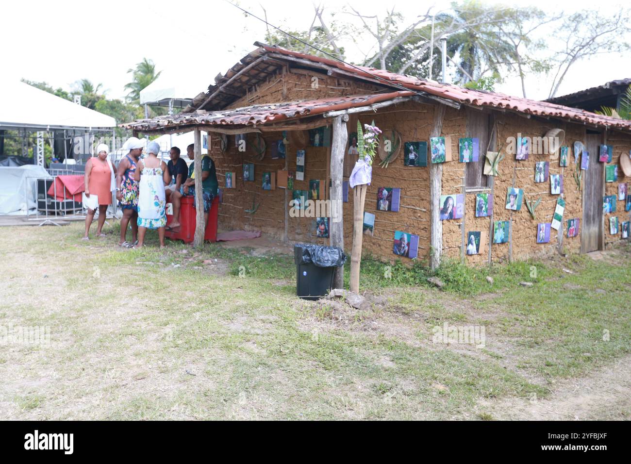 cachoeira, bahia, brasilien - 12. oktober 2024: Solidaritätswirtschaft in einer Quilombola-Gemeinde in der Stadt Cachoeira Stockfoto