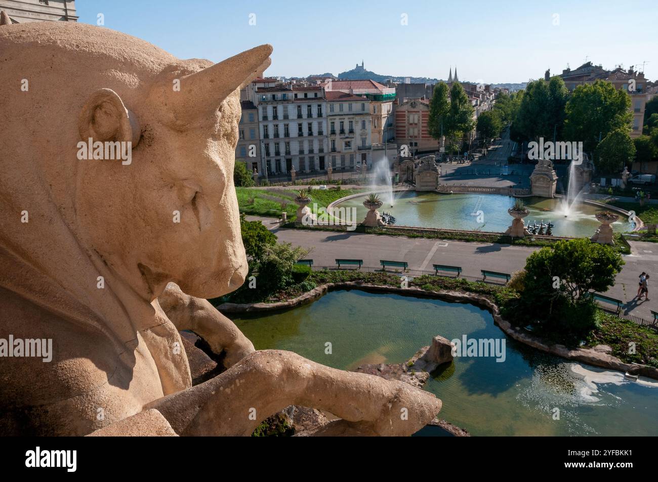 Palais Longchamp, ein historischer Ort in Marseille, wo Sie etwas Zeit in Ruhe verbringen können. Place Henri-Dunant. Stockfoto