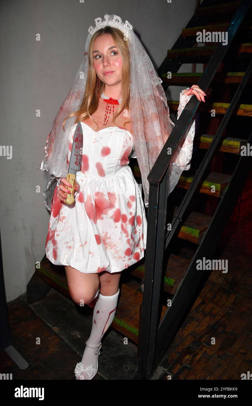 Dalia Mya Schmidt-Foß bei der Halloween Party Bringer von Good News im Arena Club. Berlin, 02.11.2024 *** Dalia Mya Schmidt Foß auf der Halloween Party Bringer der Guten Nachrichten im Arena Club Berlin, 02 11 2024 Foto:Xn.xKubelkax/xFuturexImagex halloween berlin 4146 Stockfoto