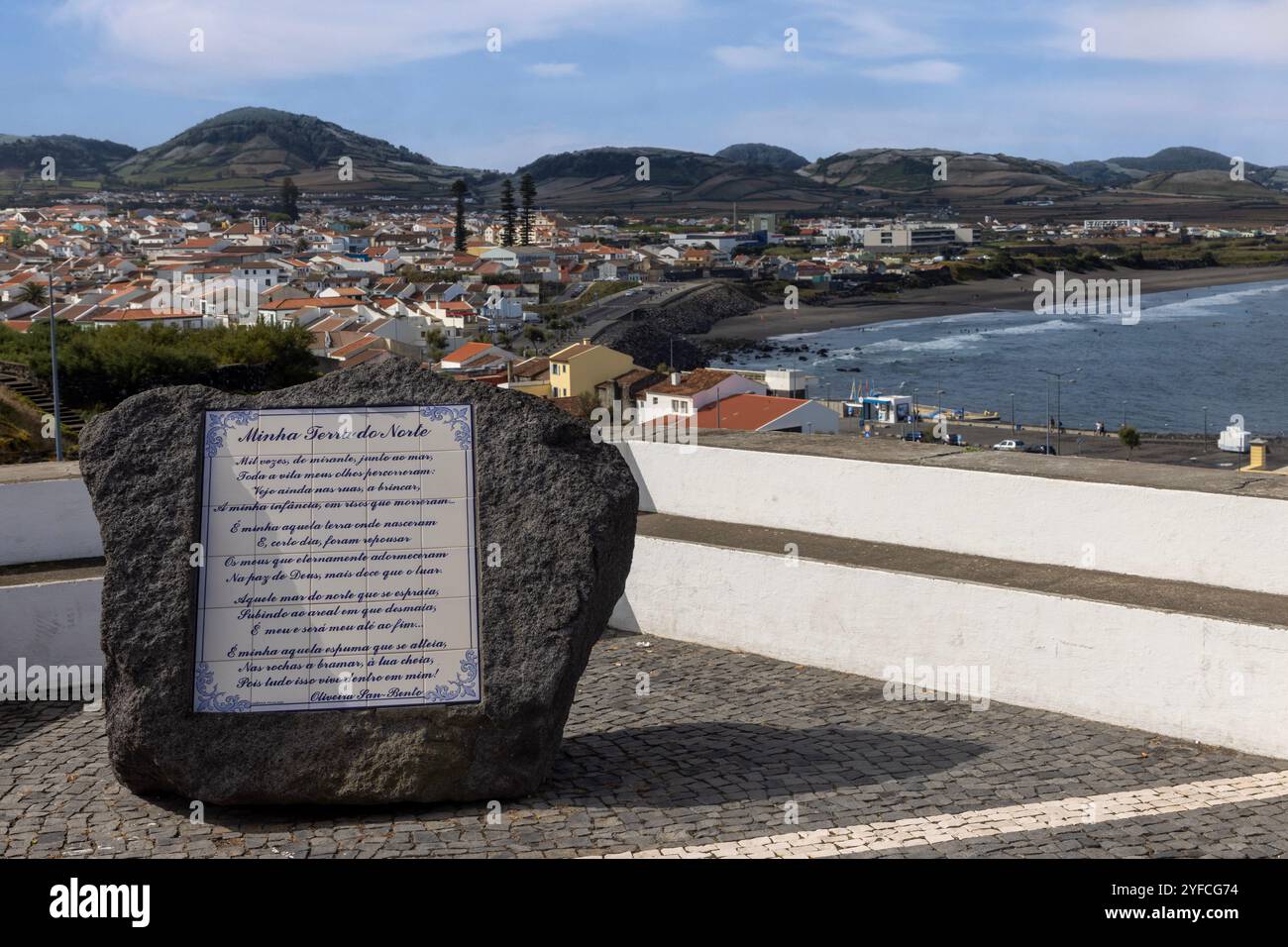 Ribeira Grande ist eine beliebte Küstenstadt an der Nordküste der Insel Sao Miguel auf den Azoren. Stockfoto