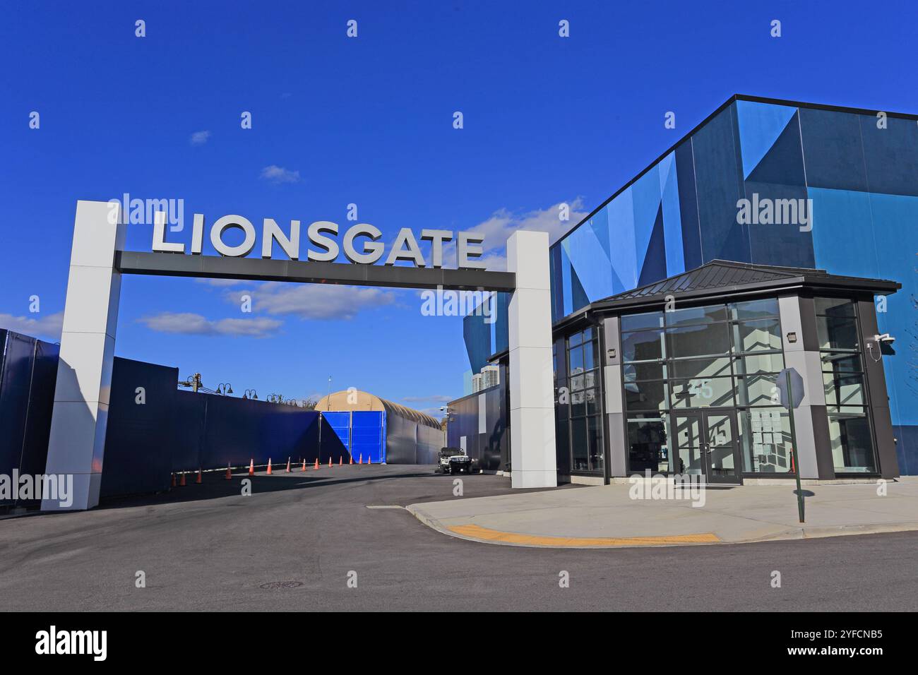 Eintritt zu Lionsgate Studios, Yonkers, NY Stockfoto