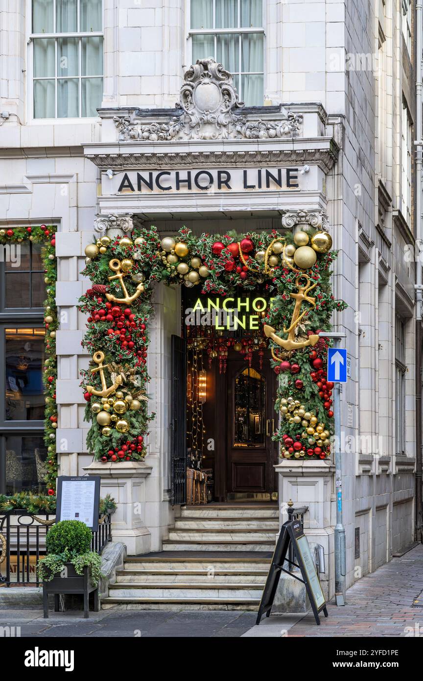 Das Anchor Line Restaurant und Bar mit Weihnachtsdekoration, Saint Vincent Place, Glasgow, Schottland, Großbritannien, Europa Stockfoto