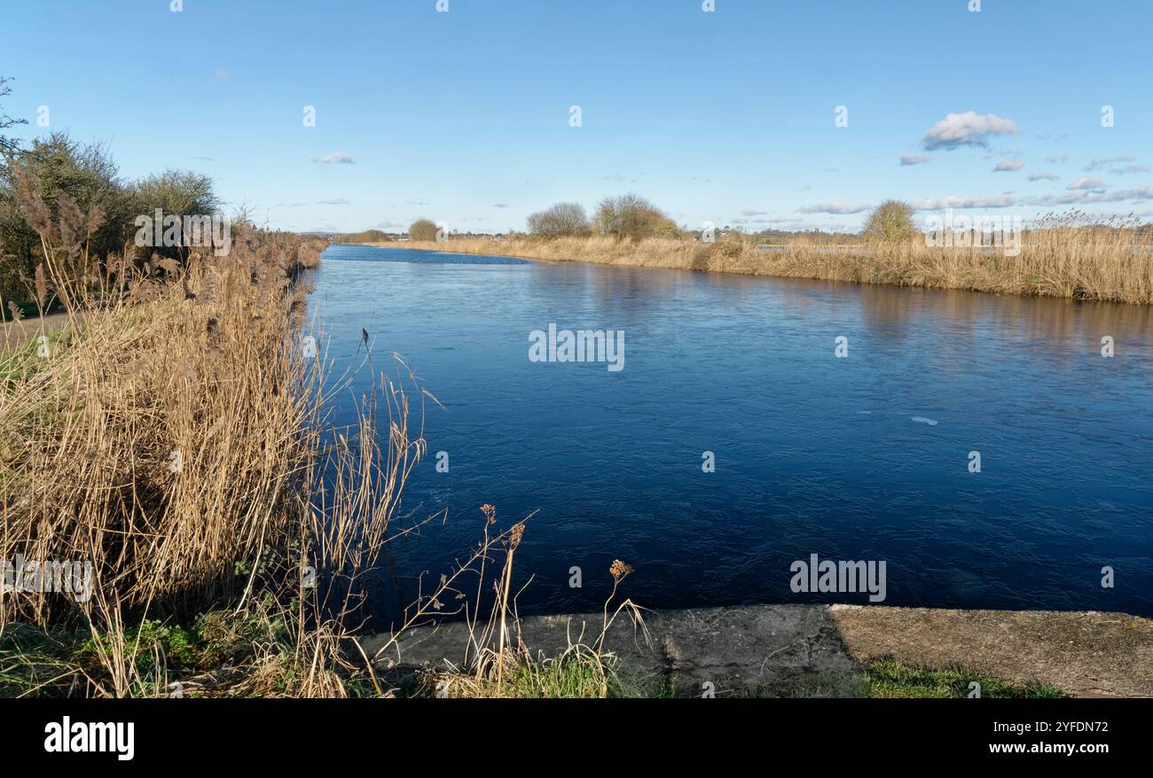 Exeter Ship Canal vom Turf Lock aus gesehen, Powderham, Devon, Großbritannien, Januar 2024. Stockfoto