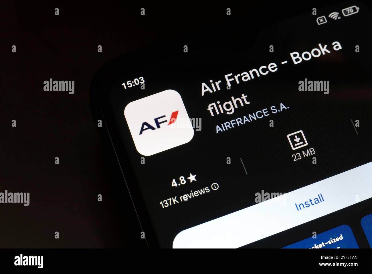 November 2024, Brasilien. In dieser Fotoabbildung wird das Air France App-Logo auf einem Smartphone-Bildschirm angezeigt Stockfoto