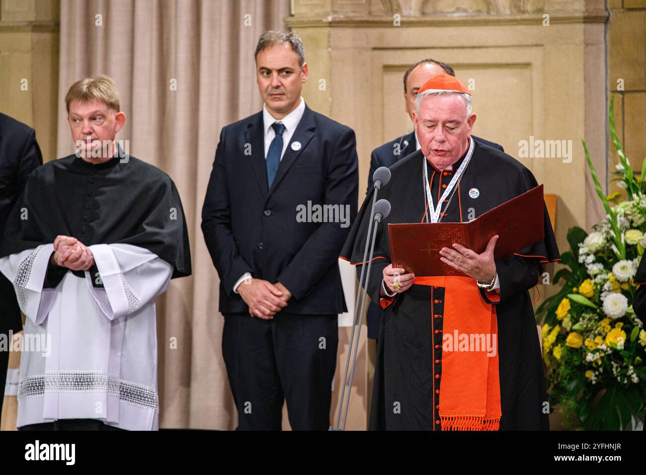 Kardinal Hollerich sprach während der Audienz von Papst Franziskus mit der katholischen Gemeinde Luxemburg in der Kathedrale Notre-Dame während seines Apostolischen Besuchs. Stockfoto