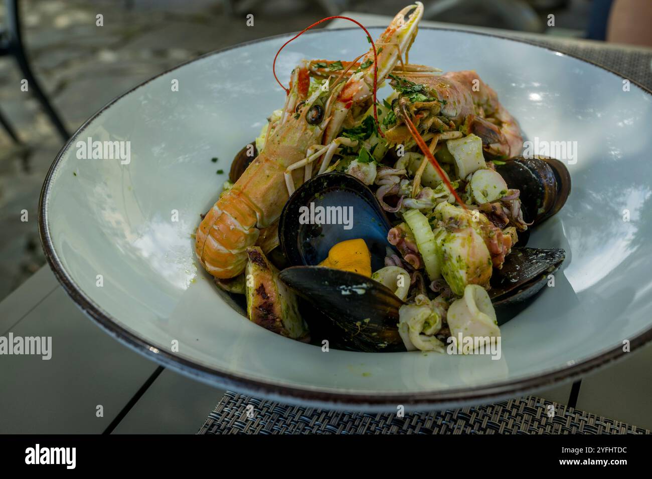 Ein gemischtes Fischgericht im Fischrestaurant Ristorante La Posada im Dorf Corniglia, Cinque Terre, Provinz La Spezia, Teil des regi Stockfoto