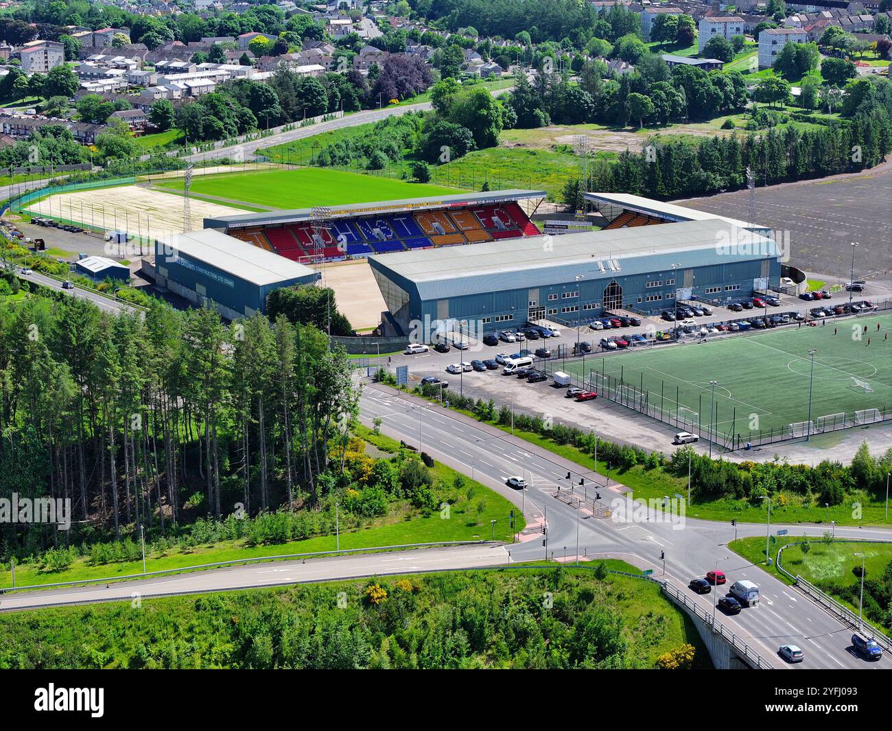 Drohnenansicht des McDiarmid Park, Heimstadion des St. Johnstone FC Stockfoto